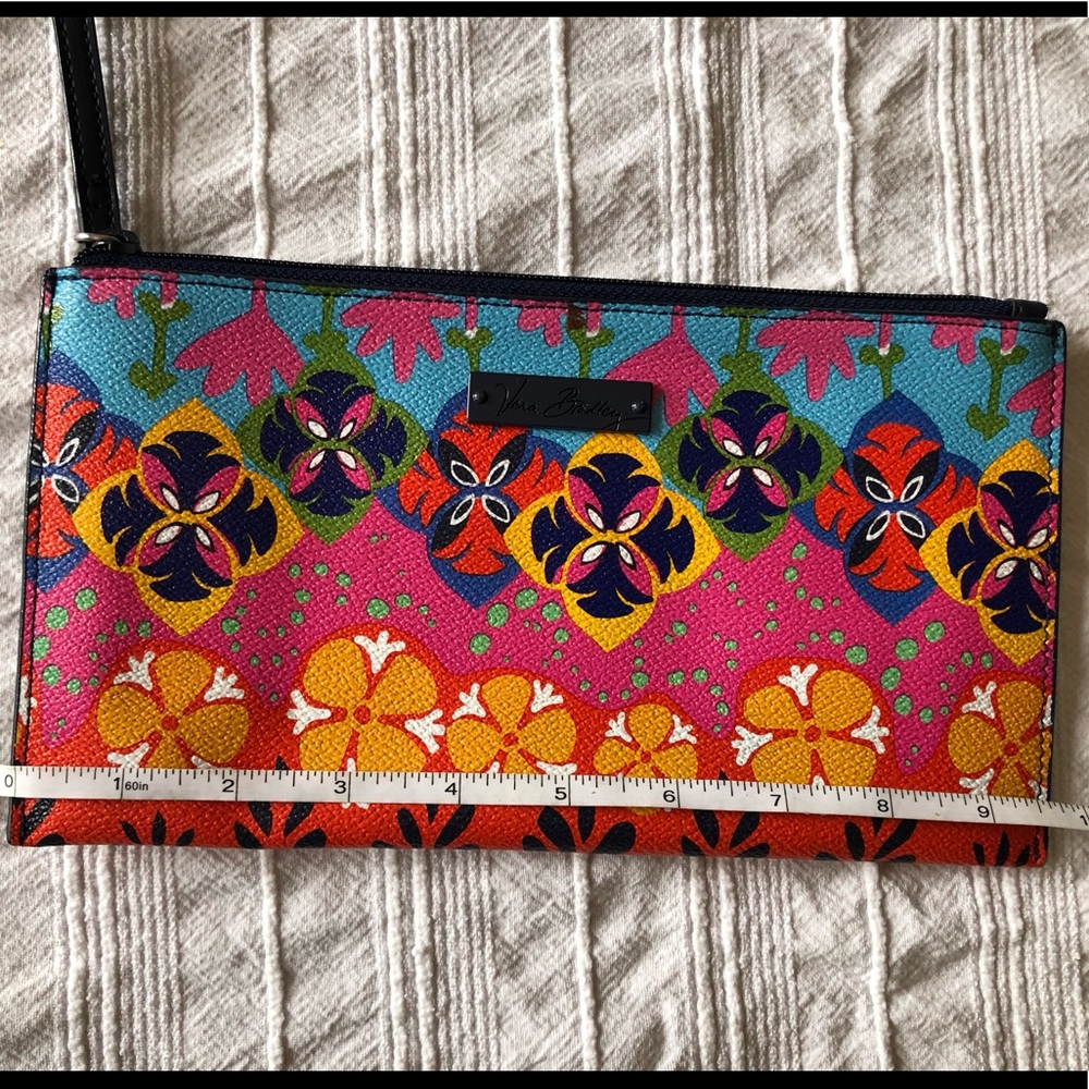Vera Bradley Floral Wristlet NWOT